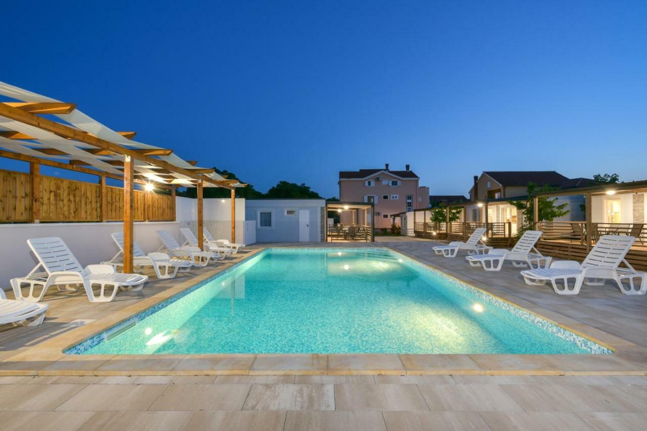 Bungalov Medanic - Private Pool Привлака Екстер'єр фото