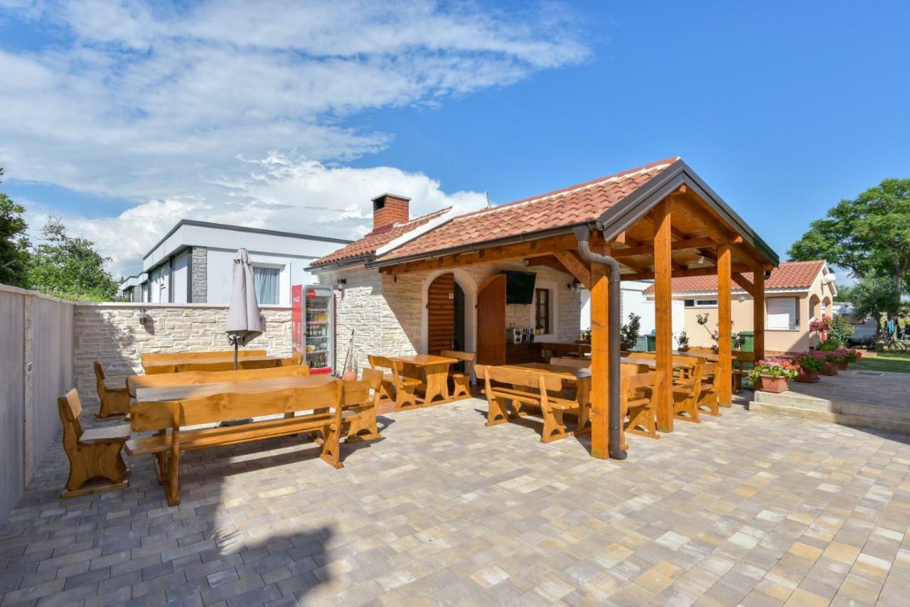 Bungalov Medanic - Private Pool Привлака Екстер'єр фото